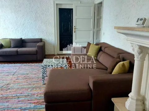 Rent, four bedroom apartment, 108m², Stari Grad, Beograd
