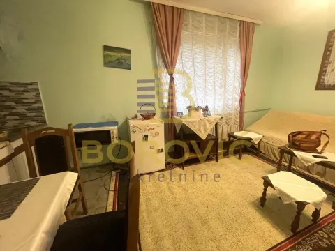 Izdavanje, garsonjera, 30m², Novi Beograd Blok 28, Novi Beograd Sve Podlokacije - image 2