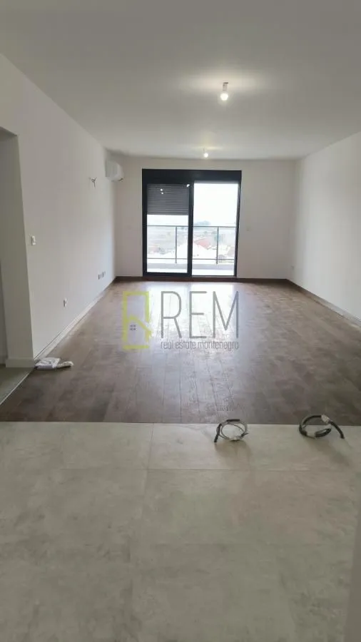 Prodaja, trosoban stan, 127m², Tološka šuma, Podgorica