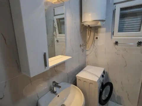 Izdavanje, jednosoban stan, 48m², Stari Aerodrom, Podgorica - image 7