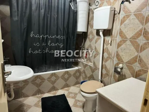 Izdavanje, četvorosoban stan, 120m², Centar, Novi Sad - image 10