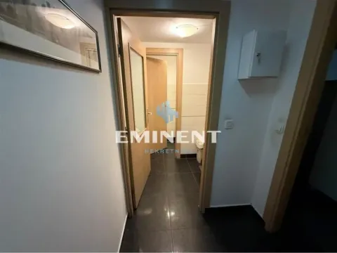 Izdavanje, poslovni prostor, 303m², Stari Grad, Beograd - image 16