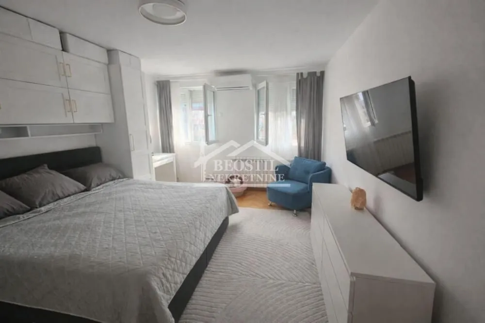 Prodaja, dvosoban stan, 61m², Resnik, Beograd