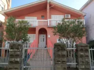 Rent, house, 200m², Stari Aerodrom, Podgorica - image 1