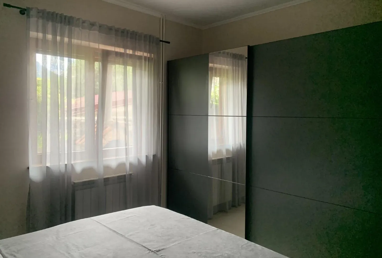 Izdavanje, dvosoban stan, 70m², Dobrota, Kotor