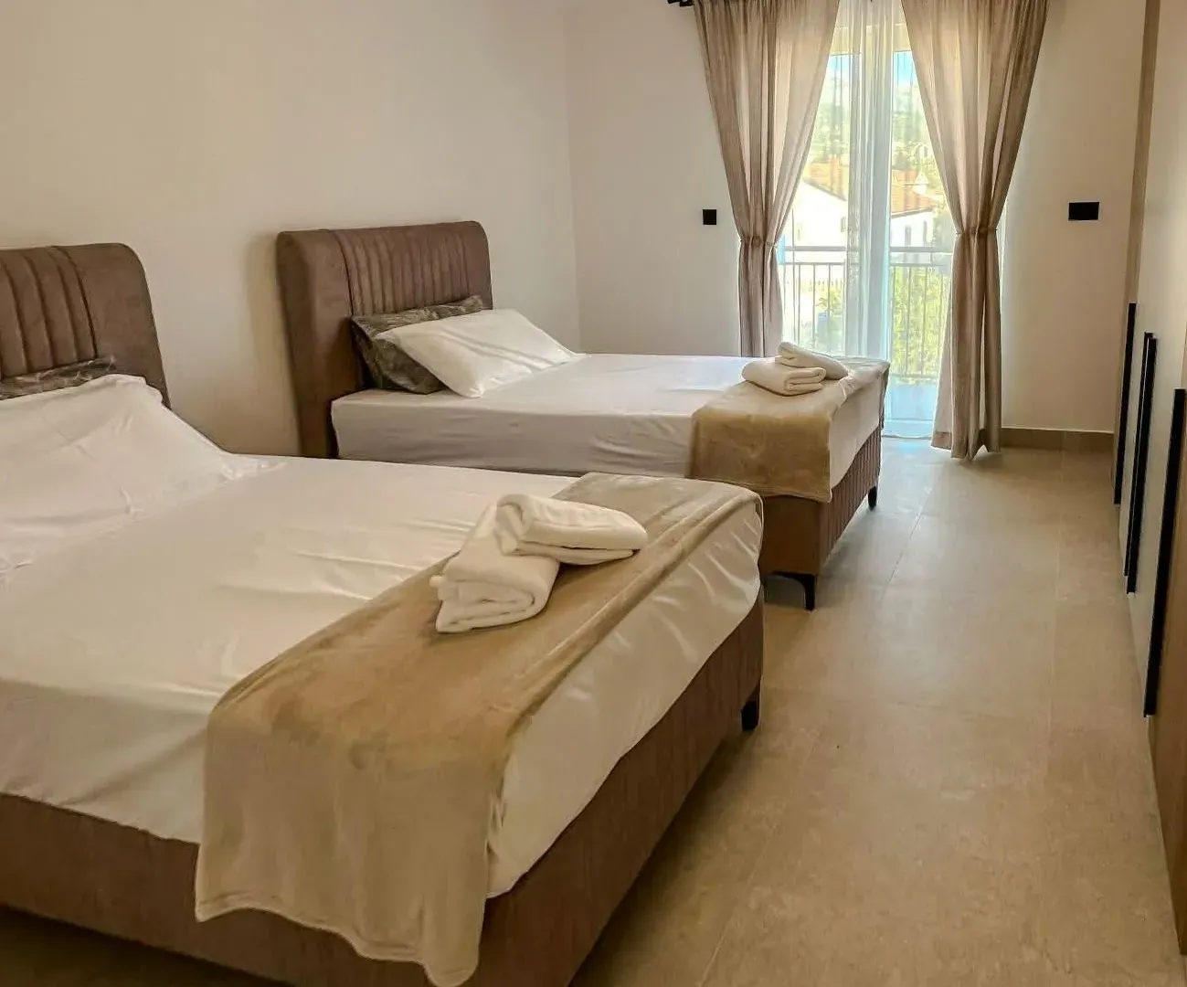 Izdavanje, dvosoban stan, 102m², Seljanovo, Tivat
