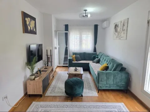 Prodaja, jednosoban stan, 46m², Stari Aerodrom, Podgorica - image 1