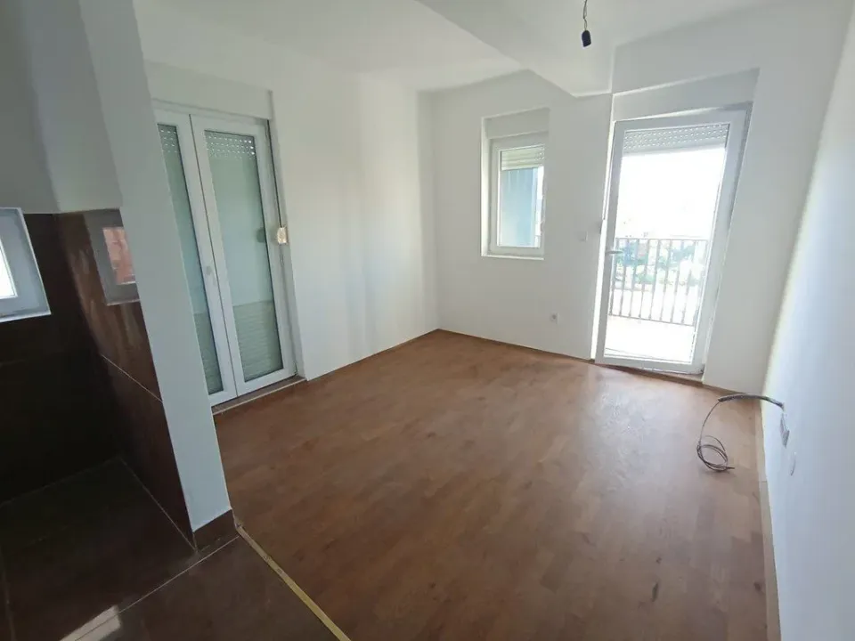 Izdavanje, poslovni prostor, 45m², Podgorica, Crna Gora