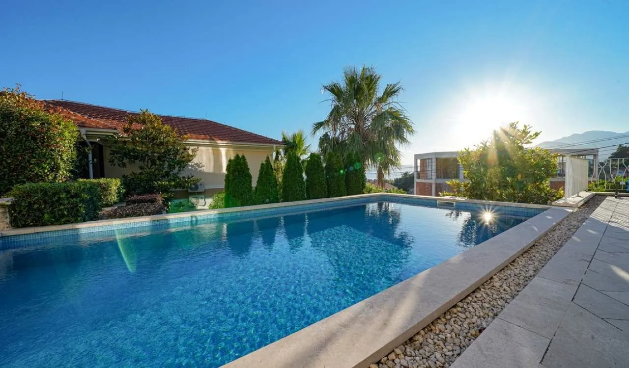 Sale, house, 290m², Tivat, Crna Gora