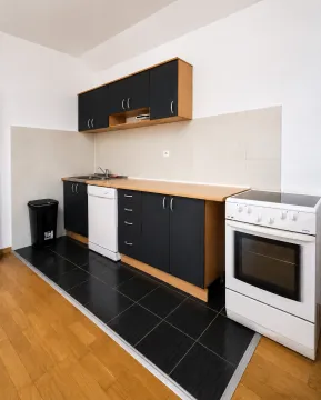 Izdavanje, dvosoban stan, 68m², Zagorič, Podgorica - image 4