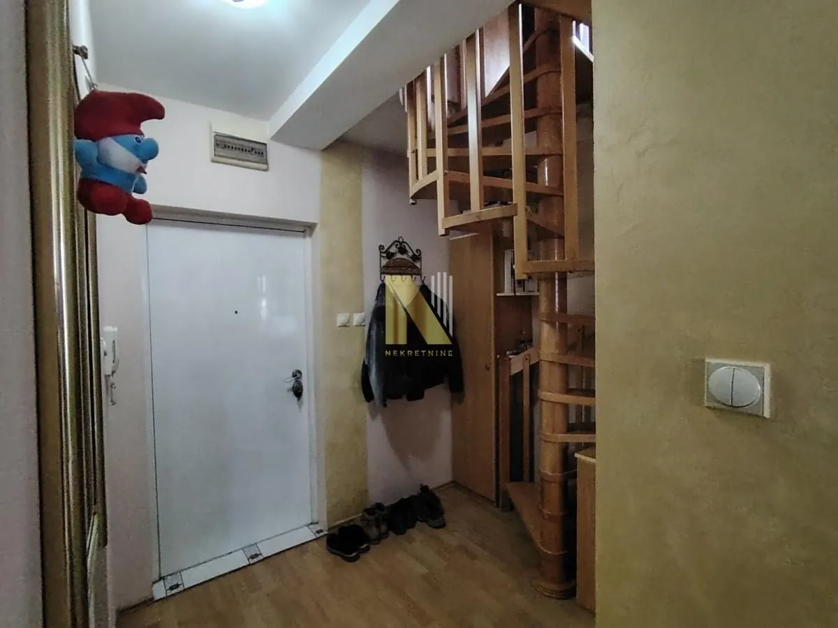 Prodaja, trosoban stan, 81m², Grbavica, Novi Sad Sve Podlokacije