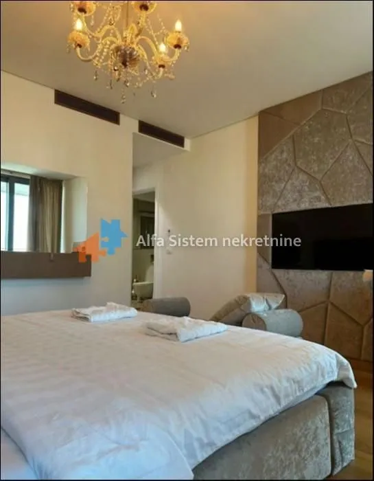 Rent, four bedroom apartment, 147m², Savski Venac, Beograd