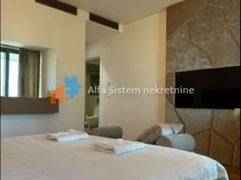 Izdavanje, četvorosoban stan, 147m², Savski Venac, Beograd - image 23