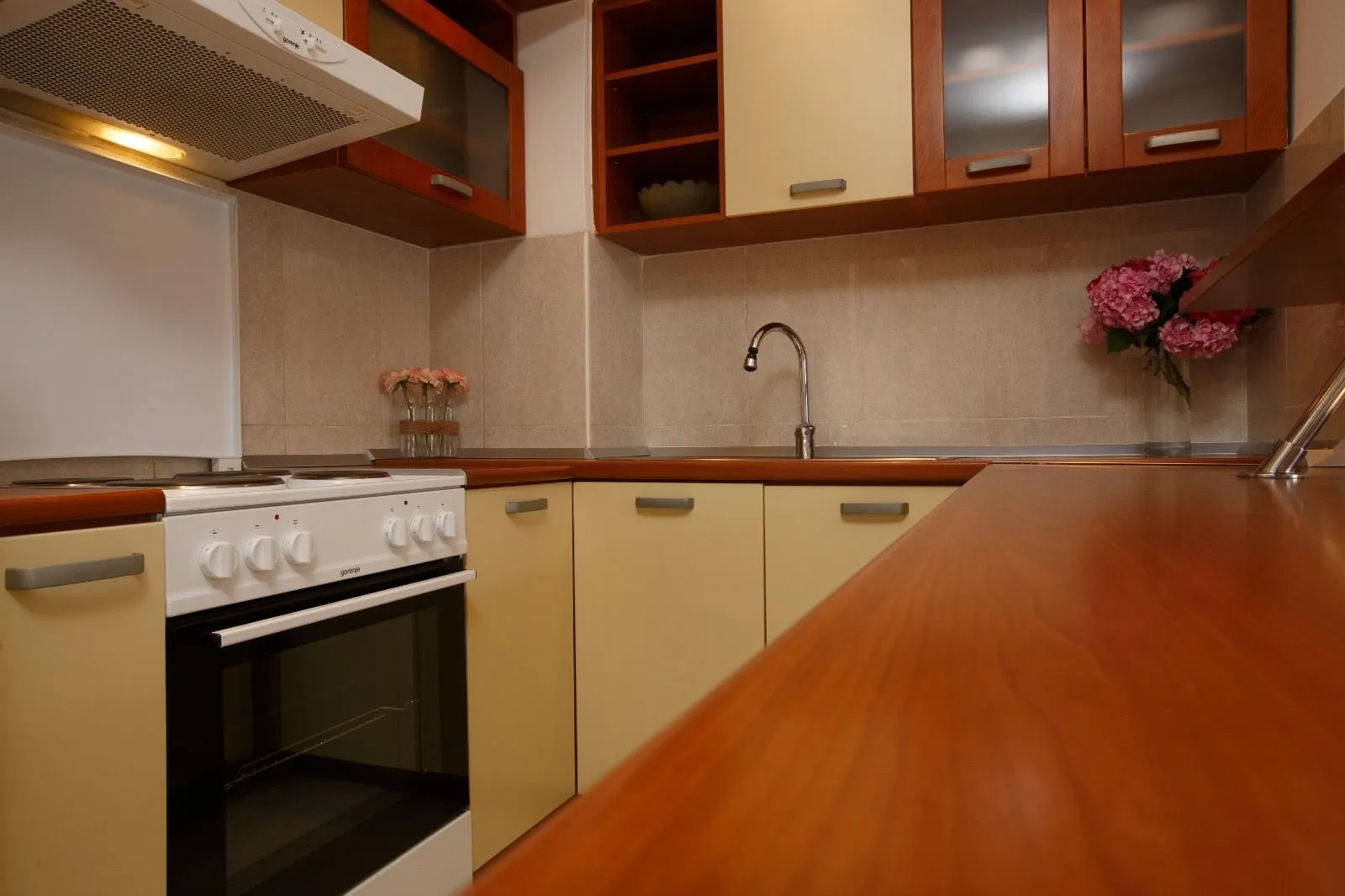Rent, two bedroom apartment, 85m², Dobrota, Kotor