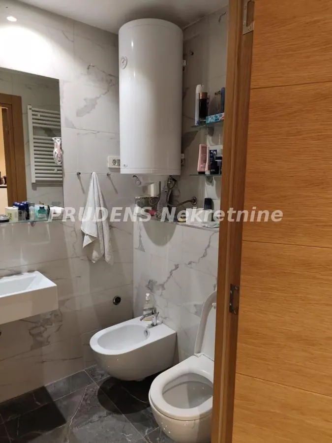 Prodaja, dvosoban stan, 62m², Savski Venac, Beograd
