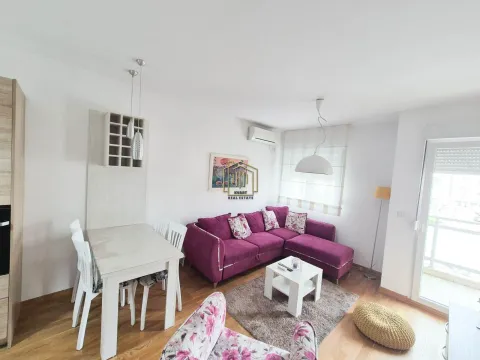 Izdavanje, jednosoban stan, 45m², City Kvart, Podgorica - image 8