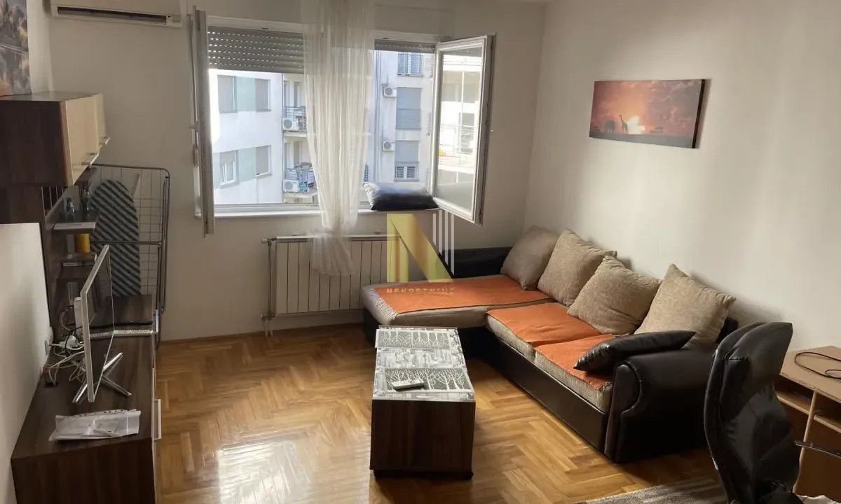 Izdavanje, jednosoban stan, 41m², Bulevar Evrope, Novi Sad Sve Podlokacije