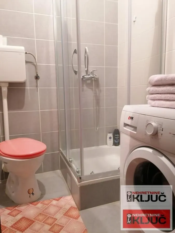 Izdavanje, garsonjera, 27m², Centar, Novi Sad