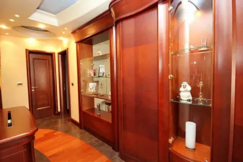 Prodaja, kuća, 322m², Šušanj, Bar - image 8