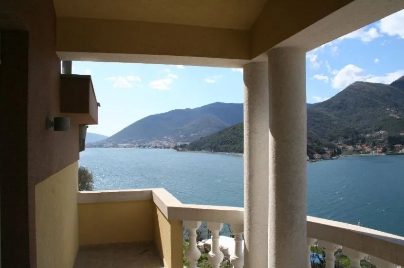 Prodaja, kuća, 238m², Opatovo, Tivat