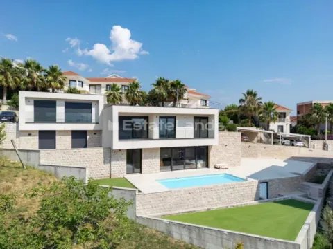 Izdavanje, kuća, 183m², Kava, Tivat