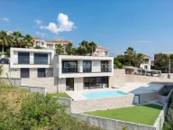 Izdavanje, kuća, 183m², Kava, Tivat - image 1