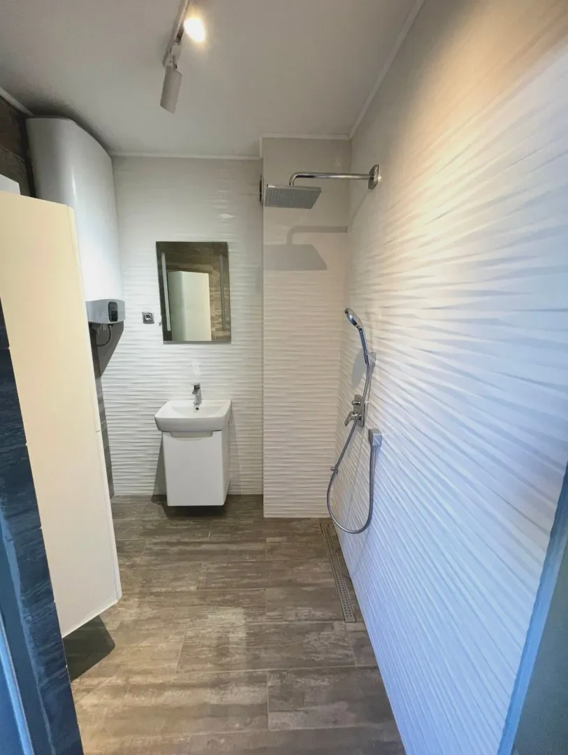 Prodaja, dvosoban stan, 116m², Jugovićevo, Novi Sad Sve Podlokacije