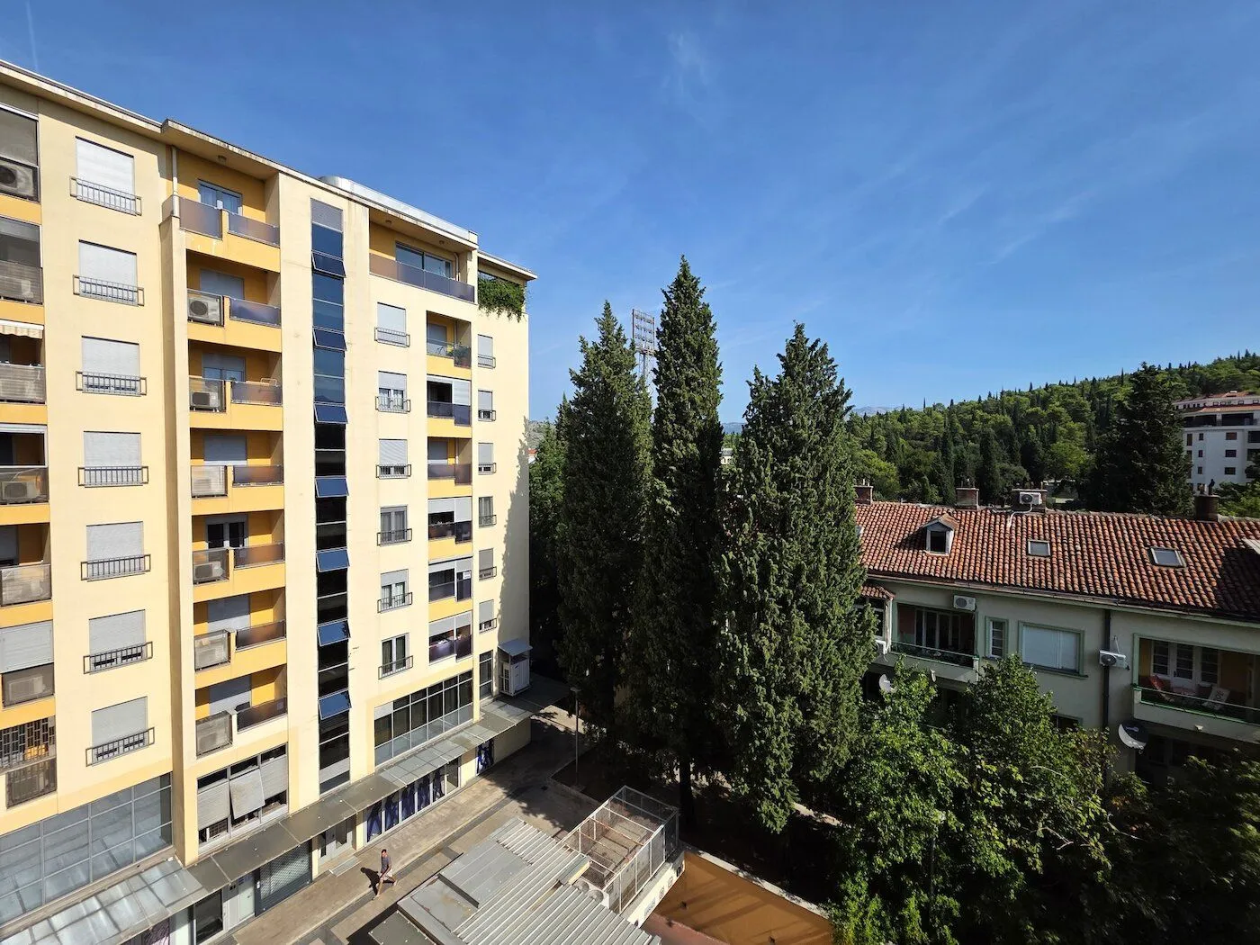Izdavanje, dvosoban stan, 75m², Centar, Podgorica