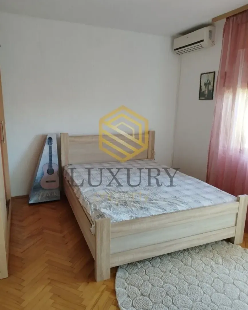 Izdavanje, trosoban stan, 130m², Tološi, Podgorica