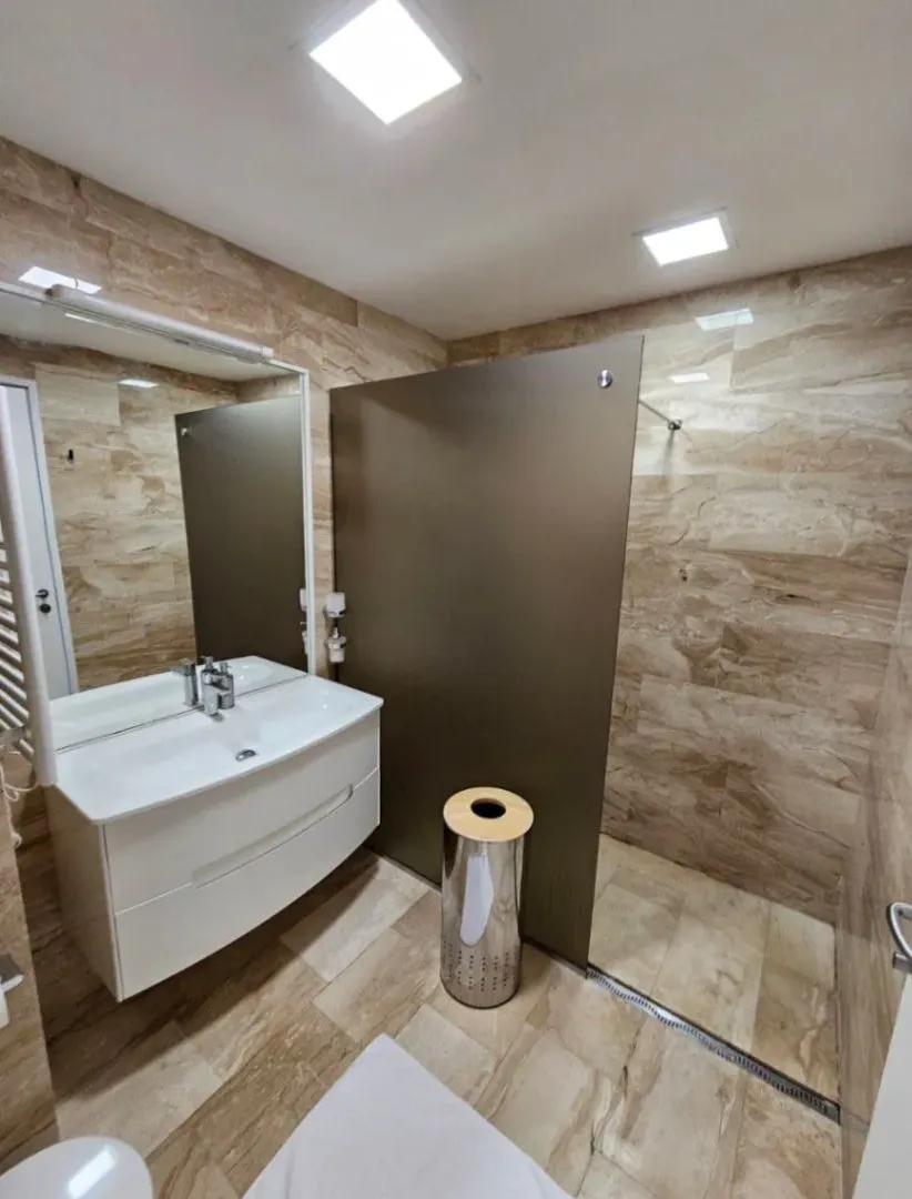 Sale, two bedroom apartment, 104m², Tre Canne, Budva