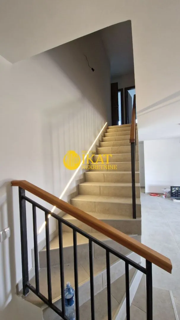 Sale, house, 275m², Sopot, Beograd