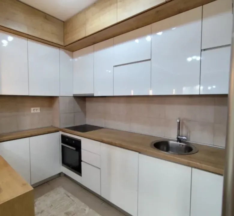 Izdavanje, dvosoban stan, 65m², City Kej, Podgorica