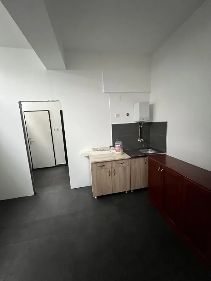 Rent, office space, 770m², Kneževac, Beograd