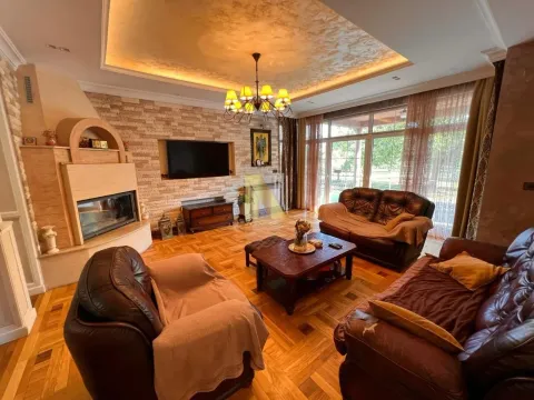 Sale, house, 356m², Čenej, Novi Sad Sve Podlokacije - image 9