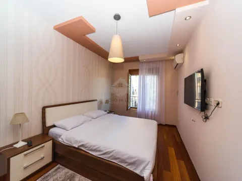 Izdavanje, dvosoban stan, 75m², Centar, Podgorica - image 8