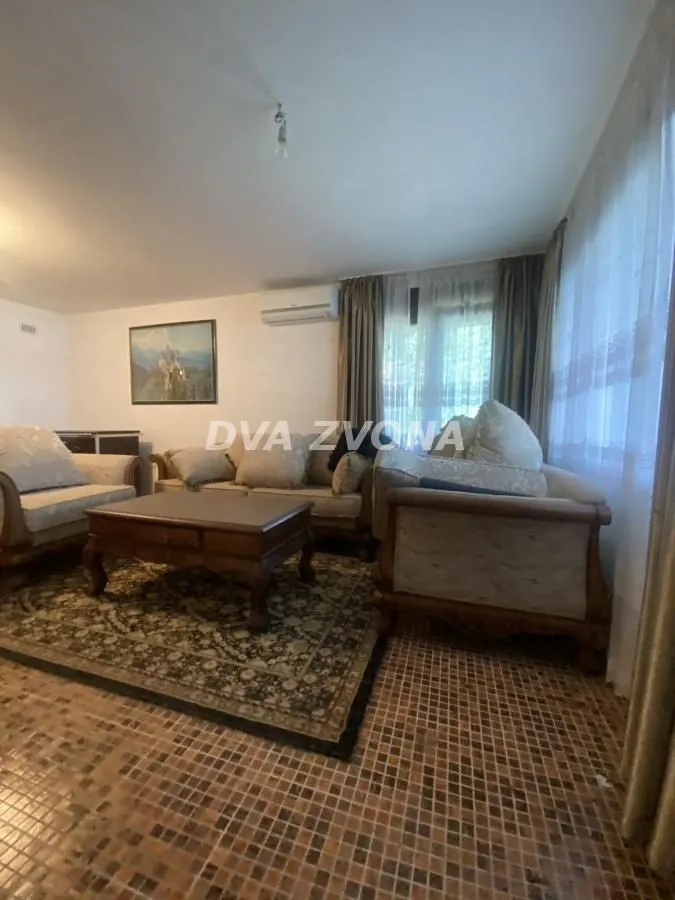 Prodaja, kuća, 270m², Čortanovci, Inđija