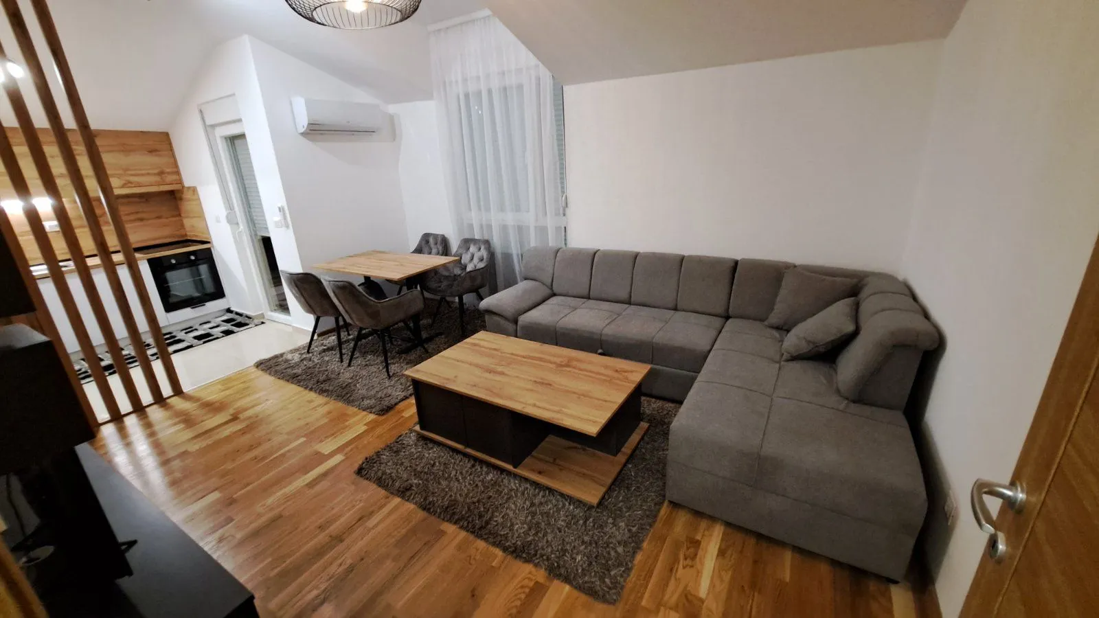 Izdavanje, jednosoban stan, 42m², Stari Aerodrom, Podgorica
