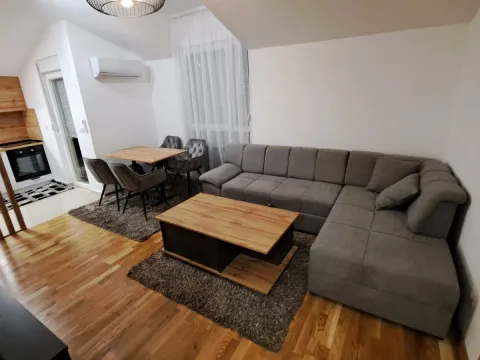 Izdavanje, jednosoban stan, 42m², Stari Aerodrom, Podgorica