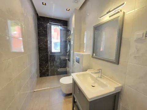 Prodaja, jednosoban stan, 40m², Budva, Crna Gora - image 17