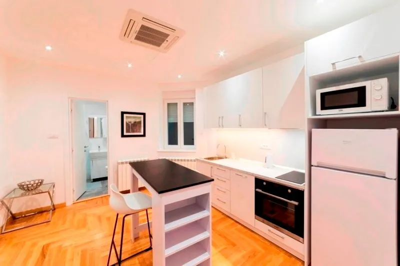 Sale, two bedroom apartment, 70m², Stari Grad, Beograd
