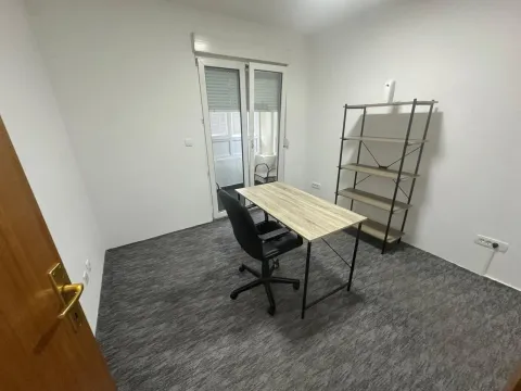 Rent, office space, 30m², Zagorič, Podgorica - image 5