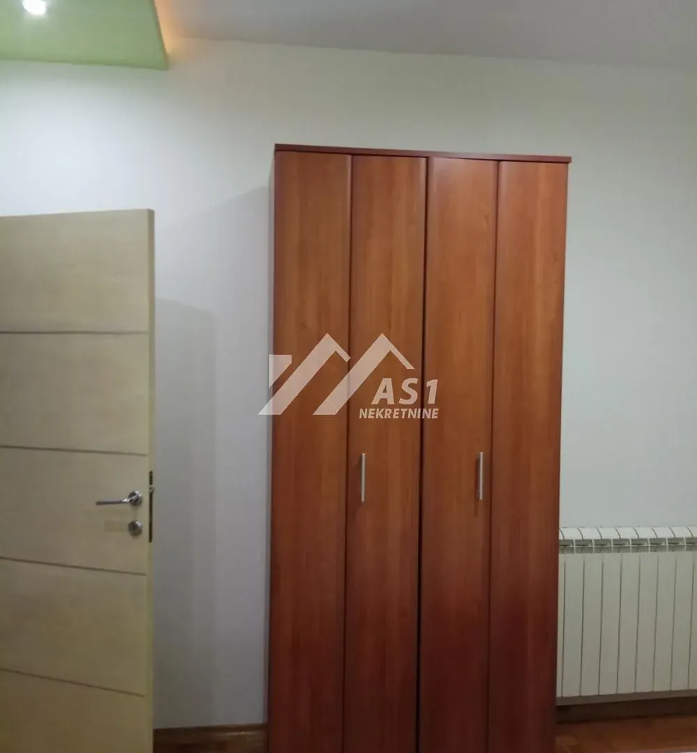 Izdavanje, dvosoban stan, 46m², Centar, Novi Sad