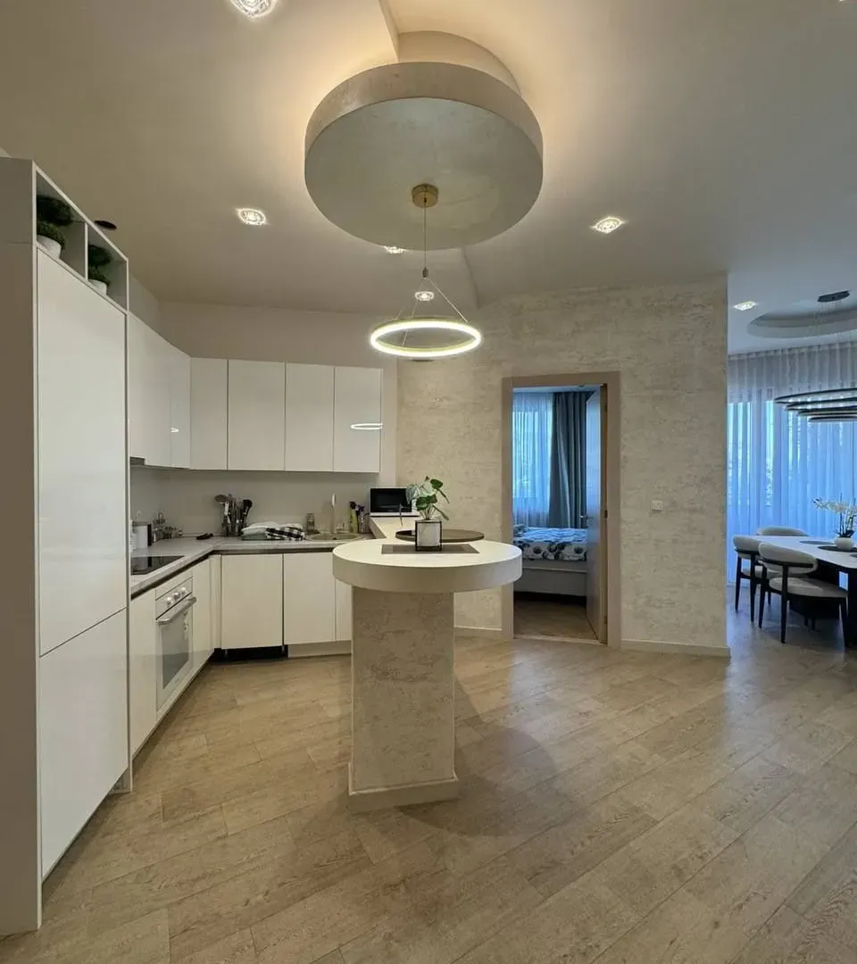 Prodaja, dvosoban stan, 117m², Centar, Budva