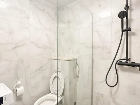 Izdavanje, dvosoban stan, 50m², Dobrota, Kotor - image 3