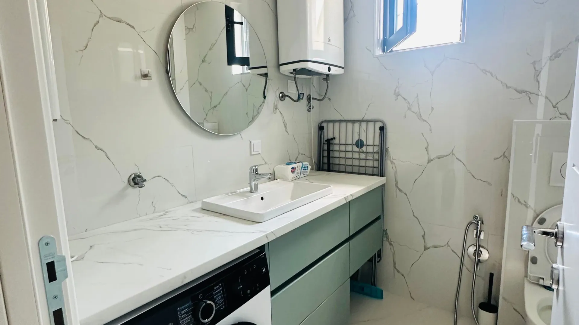 Izdavanje, dvosoban stan, 65m², Rozino, Budva