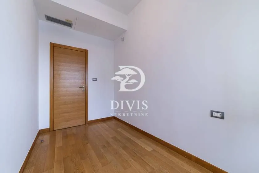 Sale, five bedroom apartment, 195m², Novi Beograd Blok 19, Novi Beograd Sve Podlokacije