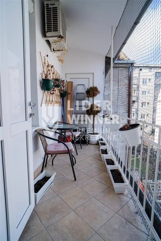 Izdavanje, četvorosoban stan, 130m², Stari Grad, Beograd