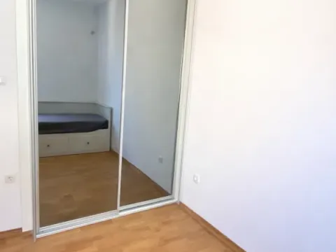 Izdavanje, trosoban stan, 80m², Centar, Novi Sad - image 7