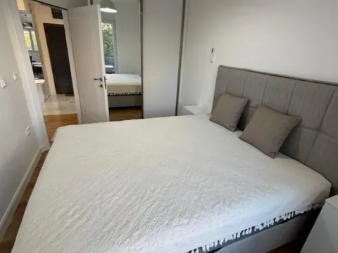 Izdavanje, jednosoban stan, 50m², Centar, Bar - image 4