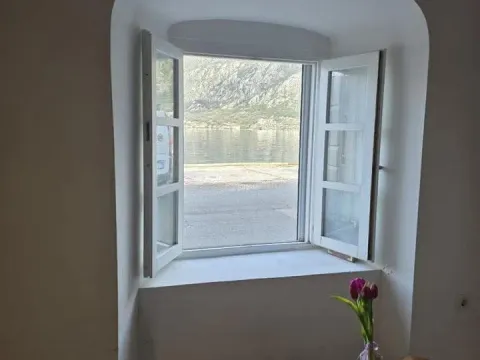 Prodaja, jednosoban stan, 51m², Prčanj, Kotor - image 2